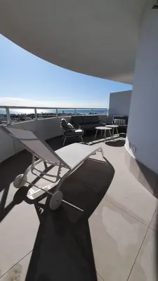 a plane sitting on top of a building at Apartamento con vistas en Gran Canet in Canet de Berenguer