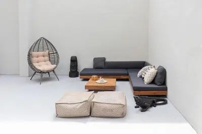 a living room with a couch and a chair at VLC HOST - Duque de Gaeta in Valencia