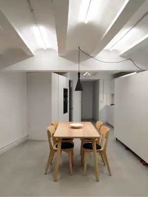a dining room with a wooden table and chairs at Estudio Pino en casco antiguo VALENCIAYOLE in Valencia