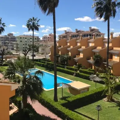 Casa adosada junto a la playa de El Perelló