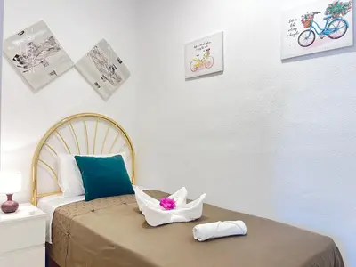 Gallery image of ☆The Peaceful Valencia Homestay☆ w/ Terrace⌘Parking⌘BBQ in Valencia
