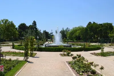 a fountain in the middle of a park at Livensa Living Studios Valencia Viveros Hotel - Apartamento in Valencia