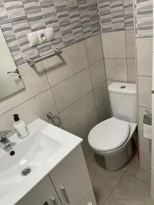 a bathroom with a shower and a sink at Piso tranquilo y luminoso en Valencia in Valencia