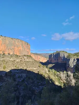 a view of a canyon with a cliff at kats chulilla in Chulilla