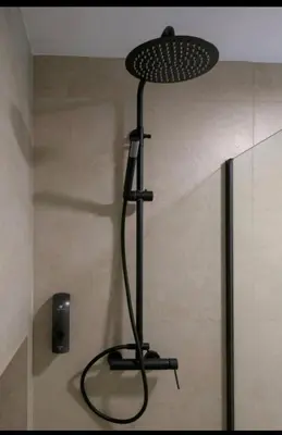 a lamp in the corner of a room at Céntrico 6 personas Ciencias Oceanografico in Valencia