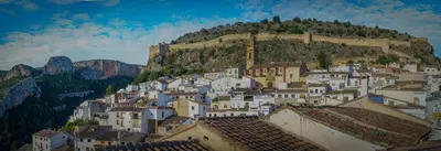 a view of a town with a mountain in the background at Apartamento Los Narcisos 2 in Chulilla