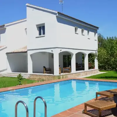 Gran Chalet con Piscina (8-10 pp)
