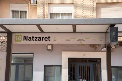 a building with a sign that reads market at Loft Industrial Doble Altura in Valencia