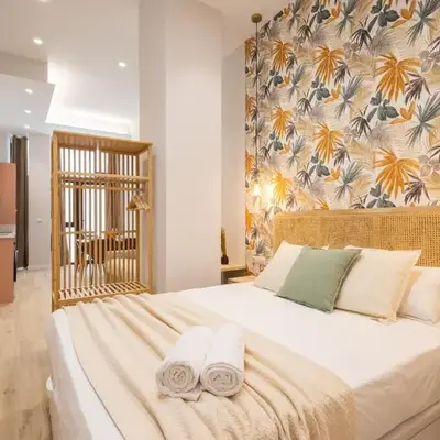 FLORIT FLATS - Trafalgar Arts & Port Suites