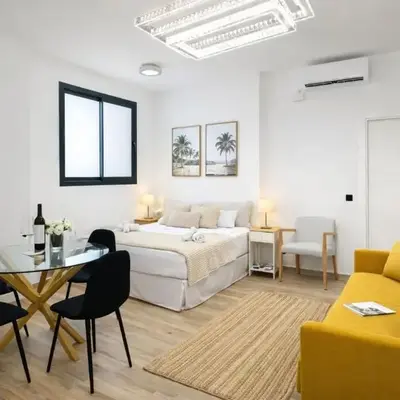 Avakian Valencia Centro