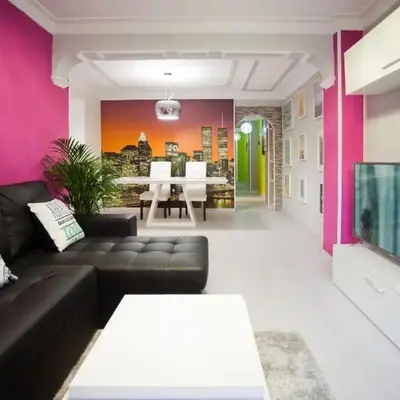 4-Bed Sleeps 7 Free Parking