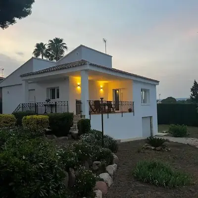 Acogedora casa con piscina