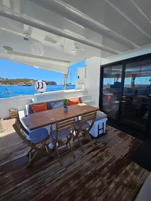 a dining room on a boat with a table and chairs at Patagonia in Valencia