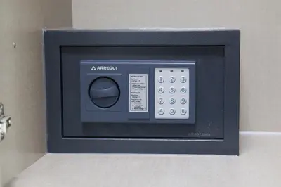 a microwave oven sitting on top of a wall at District Key - Carricola in Valencia