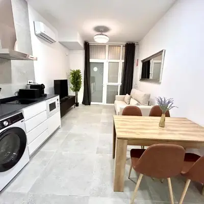 Valencia Comfort Stay Near Metro