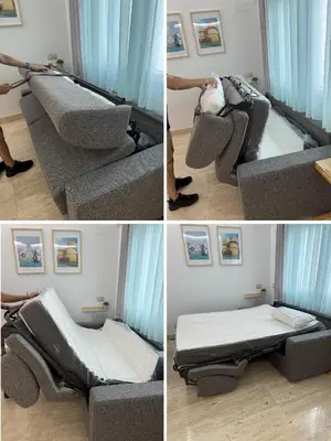 a room with a couch and a bed in it at Apartamento céntrico cerca de Torres de Serrano y Viveros in Valencia