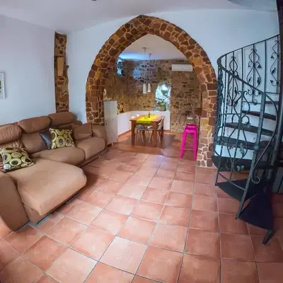 Casa de piedra en el casco antiguo de Sagunto