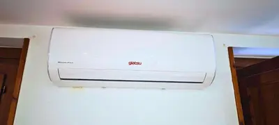 a white stove top oven in a room at Vacansis Loft Plaza del Pilar in Valencia