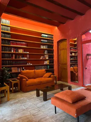 a living room with a couch and a table at Apartamento de diseño a 500 metros de la playa in Valencia