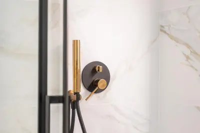 a door knob on the wall of a bathroom at Valencia Central Flats-Moderno, junto al Roig Arena in Valencia