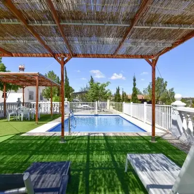 Exclusive Villa in Catadau: Pool & Private Gardens