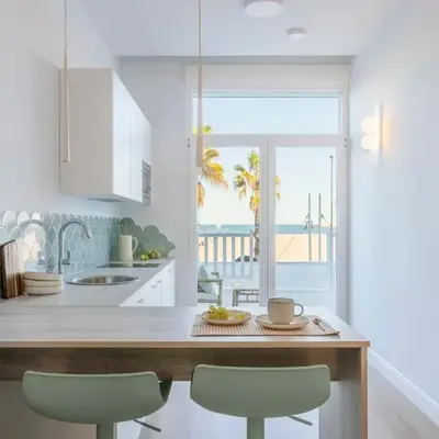 Designer apartment facing the sea