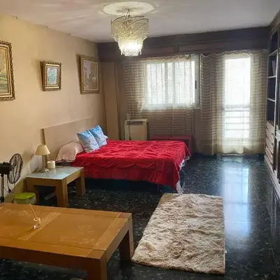 Habitación central en piso compartido en valencia