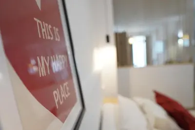 a close up of a red stop sign in a room at Céntrico & Lujoso in Valencia