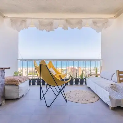 Seaview Apartment in Canet with Rooftop Pool