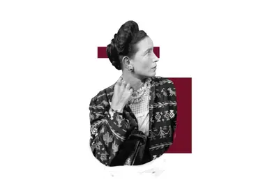 a black and white photo of a woman in a jacket at B&B Una Habitación Propia in Valencia