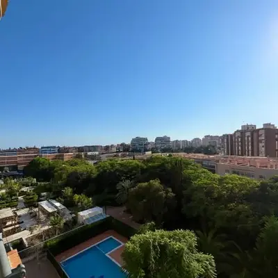 Cortes Suite - Pool paddle tennis court and gym