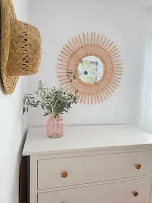 a mirror sitting on top of a dresser at Villa Entre-Azahar, Tu refugio de tranquilidad in Lliria