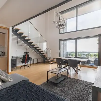 Loft Doble Altura con Terraza Panorámica y Piscina