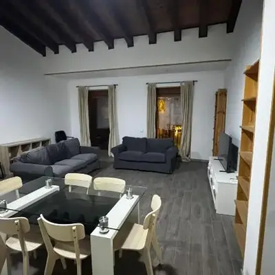 Plaza la REINA 3th floor & no elevator