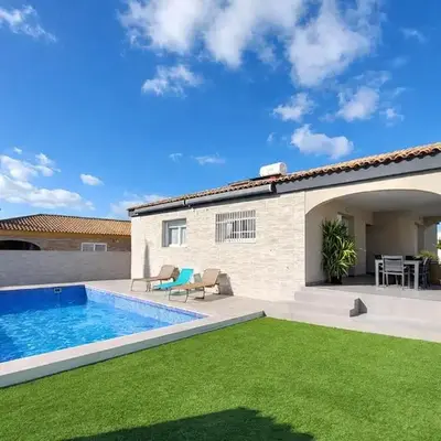 Awesome Home In Olocau