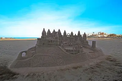 a sand castle on a beach on the beach at Apartamento Ross - Central flat with all the amenities in Valencia