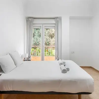 Guest Ready - Bright flat well‑located urban stay