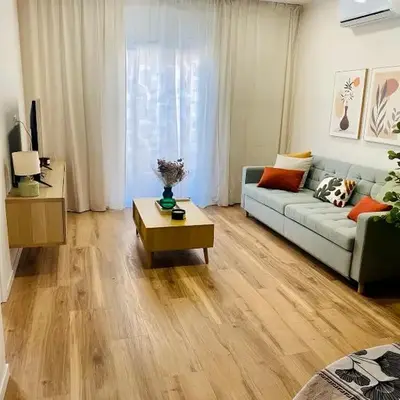 Stylish Bright Centrally Located Home El Botanic
