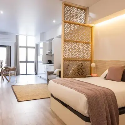 FLORIT FLATS - The Patraix Hood Suites