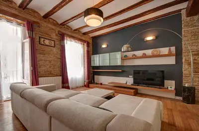 a bedroom with two beds in a room at Beds & Breaks Boyvin in Valencia