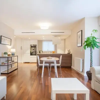 Hi Valencia Apartments - Jorge Juan