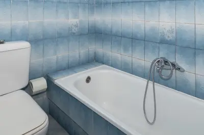 a bathroom with a bath tub and a toilet at Florazar 2, Ix-7-B in Cullera