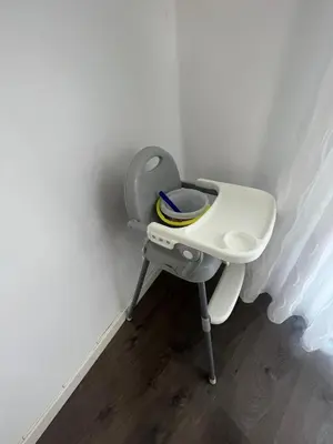 a small bathroom with a toilet and a sink at Sweet Home in Valencia