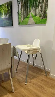 a white desk and chair in a room at Edificio Tiziano Mercado Central in Valencia