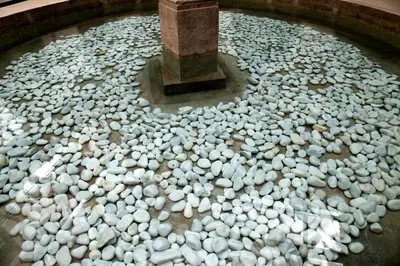 a bunch of rocks on the floor of a building at Hotel Spa Martín el Humano in Segorbe