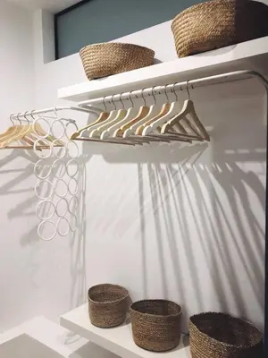 a shelf with baskets and utensils in a kitchen at Paz Velvet, Espectacular Piso en Calle La Paz in Valencia