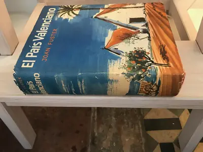 a book sitting on top of a table at Appartement Elsa Valencia in Valencia