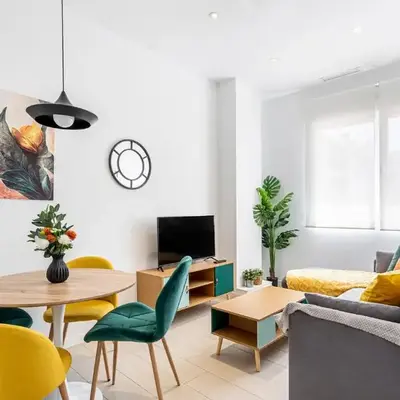 R&C APARTMENTS CLOSE to CENTER