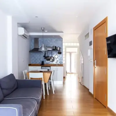 Apartamento con terraza privada cerca de la playa