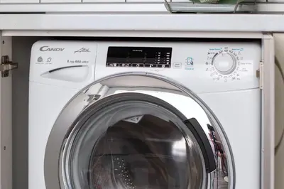 a washer and dryer in a room at Budget Inn in Valencia